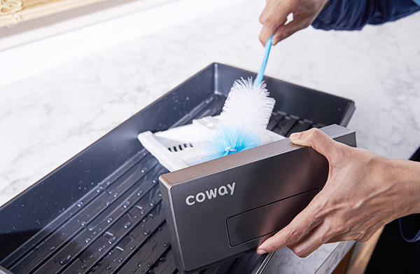 coway-washer-dryer-heart-service-step-4-internal-cleaning